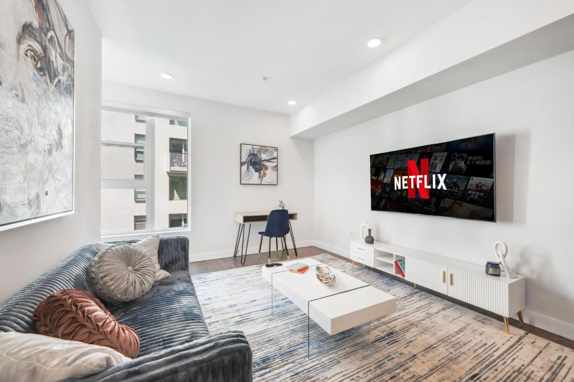 Lux High Rise 1Bdr With Free Parking & Pool, Gym Los Angeles