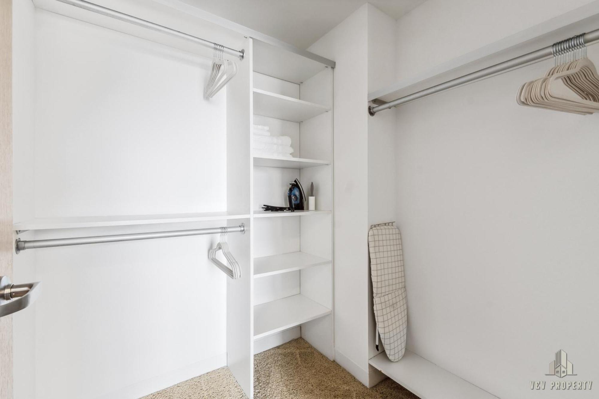 Lux High Rise 1bdr With Free Parking & Pool, Gym Appartamento *