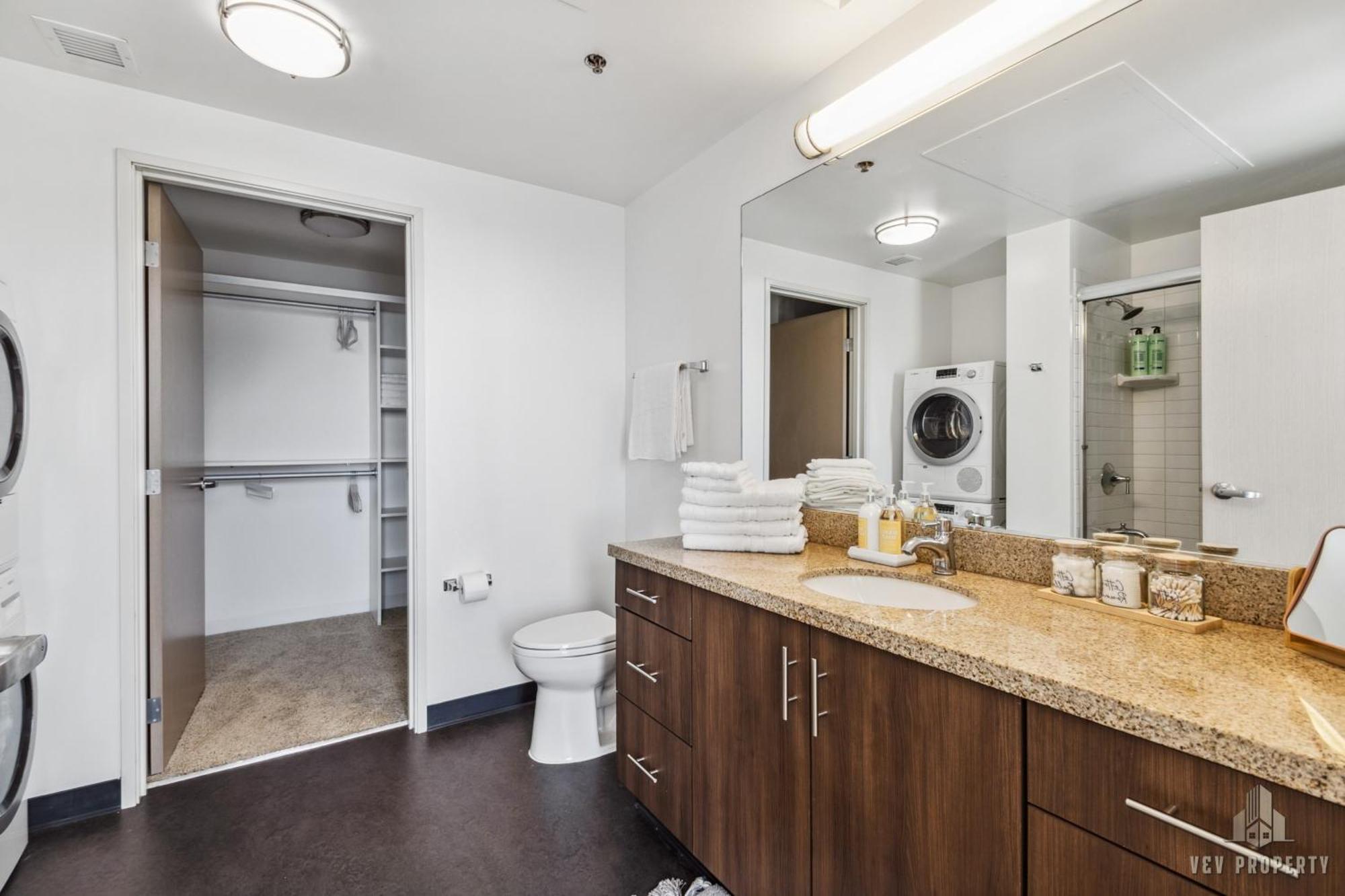 Lux High Rise 1bdr With Free Parking & Pool, Gym *